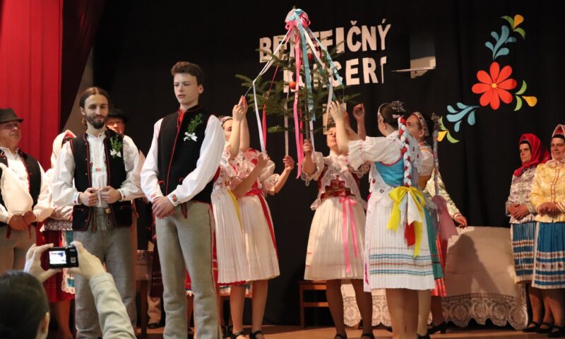 Okresná súťaž vo folklorizme – Nositelia tradícii