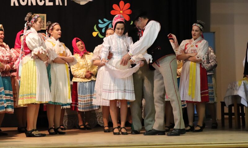 Okresná súťaž vo folklorizme – Nositelia tradícii