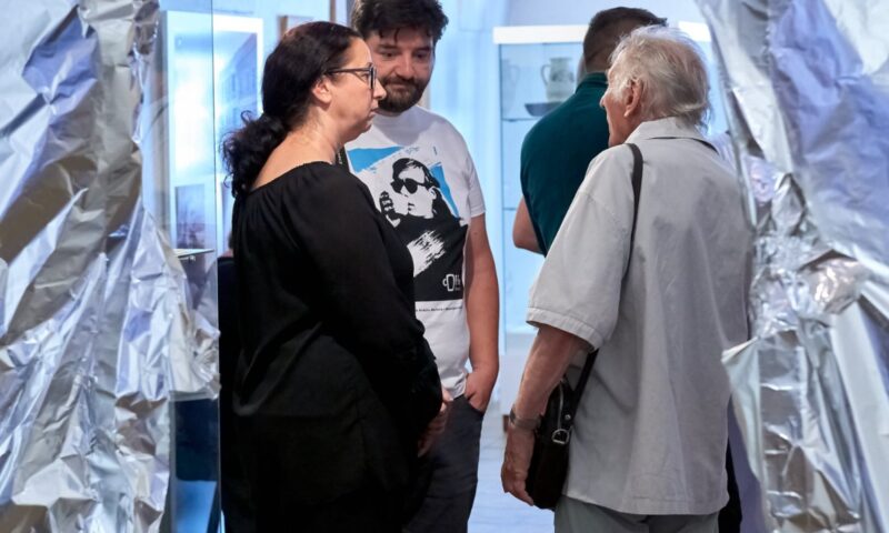 WARHOL TOUR